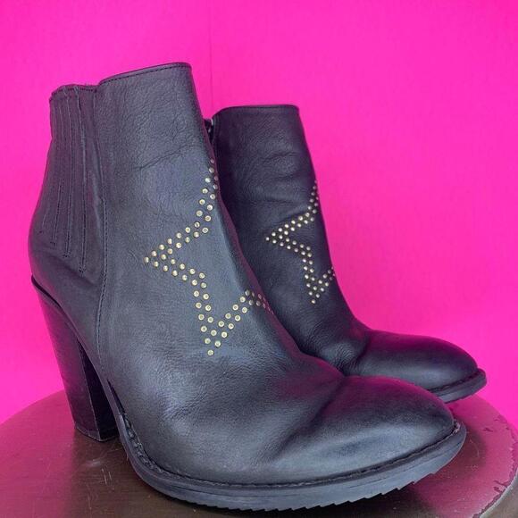 Anthropologie Paola Ferri Brass Stud Star Black Leather Heeled Ankle Boot Sz 8.5 - Picture 1 of 7